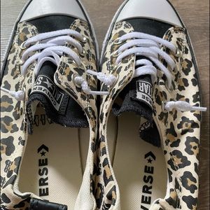 Converse leopard print
